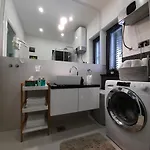 Pool And Sea Luxury Apartment Vinjerac