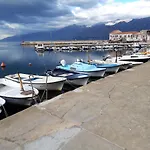 Pool And Sea Luxury Apartment Vinjerac