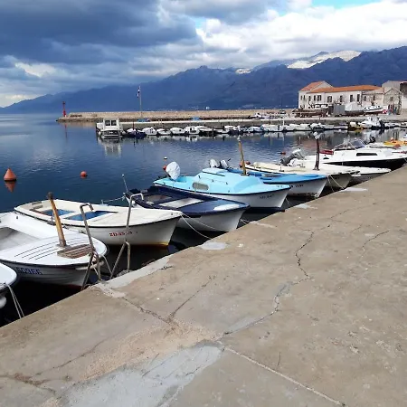 Pool And Sea Luxury Apartman Vinjerac